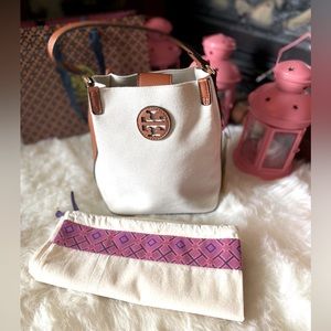 TORY BURCH BUCKET BAG
